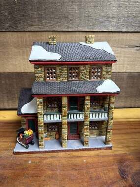 Lemax Jukebox Junction Porcelain 3 Story Cottage 1999 Village In Box